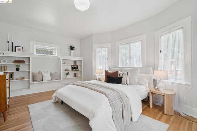 3781 Manila Ave, Oakland, CA 94609