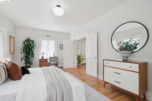 3781 Manila Ave, Oakland, CA 94609
