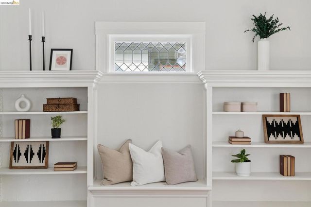3781 Manila Ave, Oakland, CA 94609