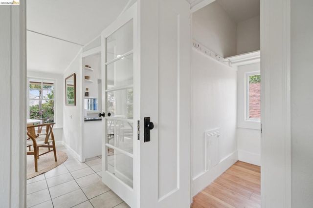 3781 Manila Ave, Oakland, CA 94609