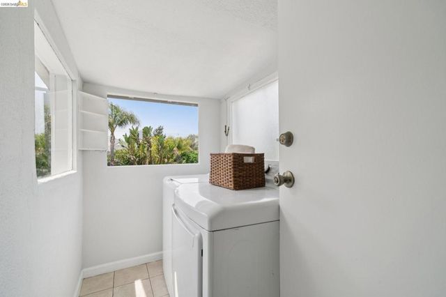 3781 Manila Ave, Oakland, CA 94609