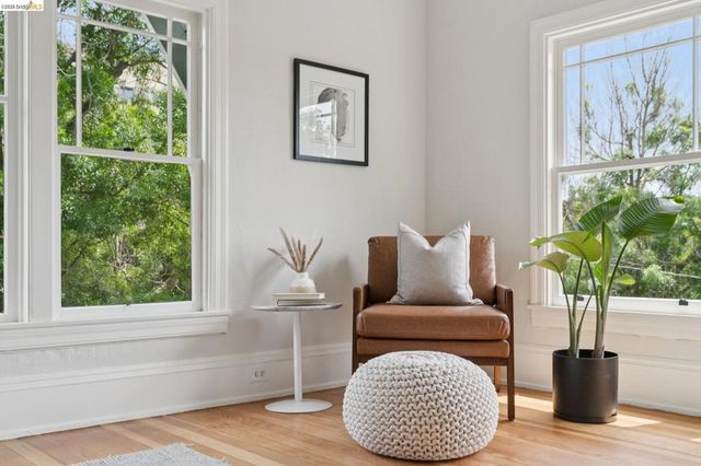 3781 Manila Ave, Oakland, CA 94609