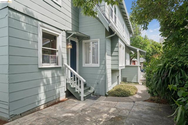 3781 Manila Ave, Oakland, CA 94609