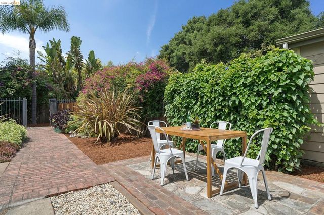 3781 Manila Ave, Oakland, CA 94609