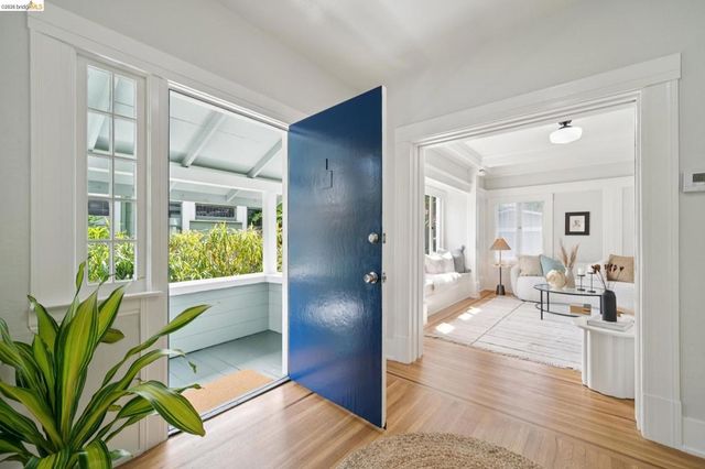 3781 Manila Ave, Oakland, CA 94609