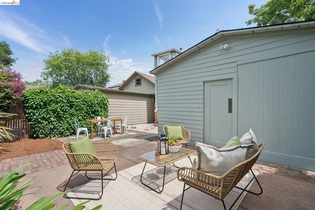 3781 Manila Ave, Oakland, CA 94609