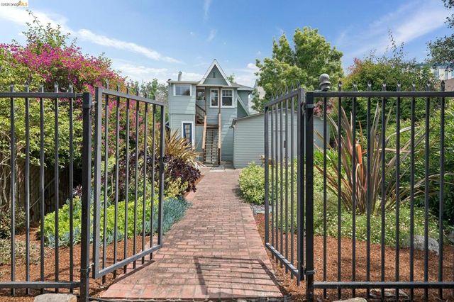 3781 Manila Ave, Oakland, CA 94609