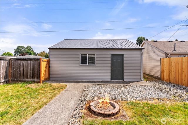 139 N Lenore Avenue, Arlington, WA 98223