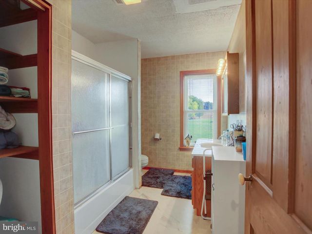 2582 GUILFORD STATION ROAD, Chambersburg, PA 17202