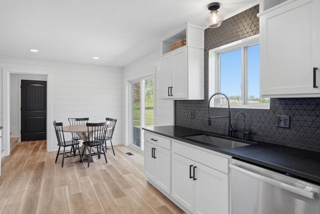 7000 S RANGELINE RD, Columbia, MO 65201