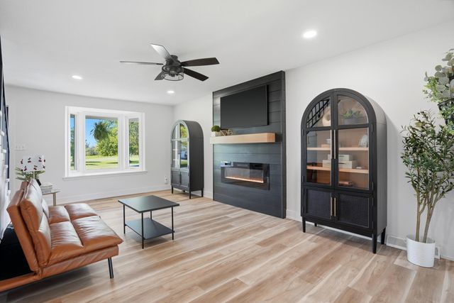 7000 S RANGELINE RD, Columbia, MO 65201