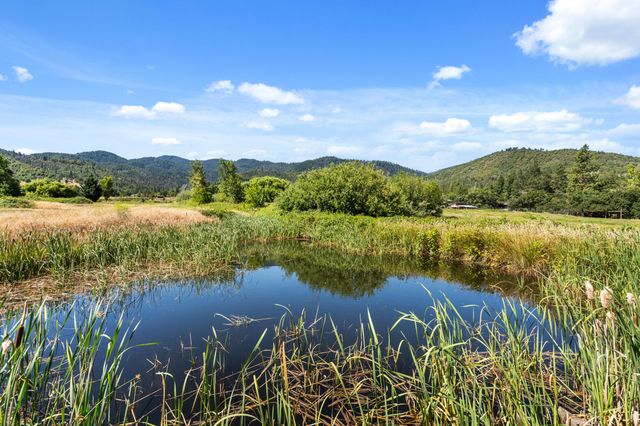2570 Siskiyou Boulevard, Ashland, OR 97520