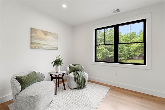 4 Fitzpatrick Ln, Billerica, MA 01862