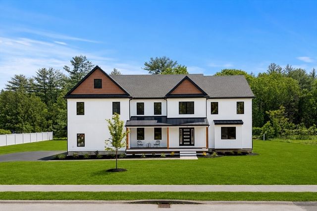 4 Fitzpatrick Ln, Billerica, MA 01862