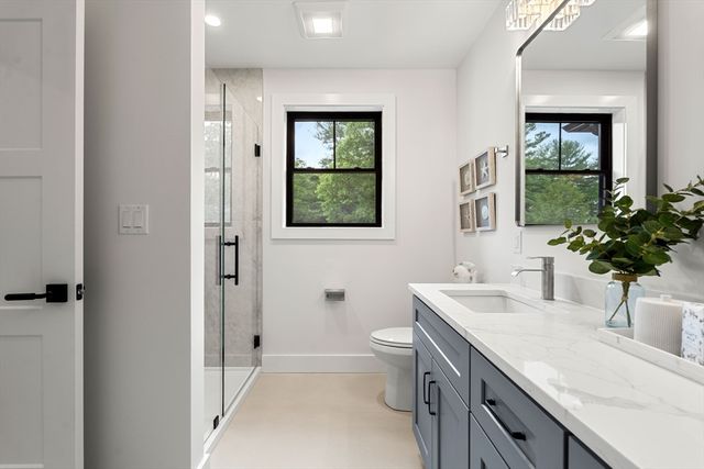 4 Fitzpatrick Ln, Billerica, MA 01862