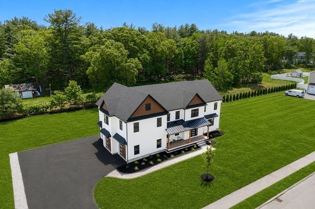 4 Fitzpatrick Ln, Billerica, MA 01862