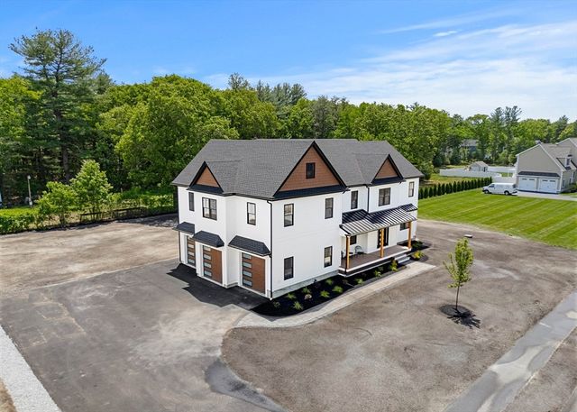 4 Fitzpatrick Ln, Billerica, MA 01862