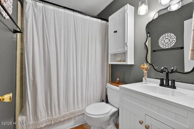 4913 Cypress Shores Drive, New Bern, NC 28562