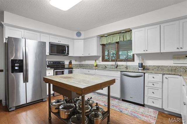 125 Northlane Drive, Glen Carbon, IL 62034