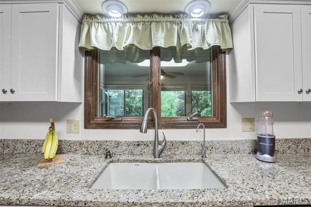 125 Northlane Drive, Glen Carbon, IL 62034