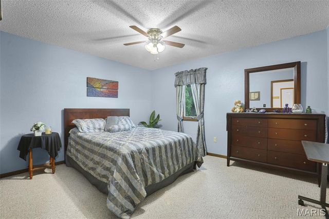 125 Northlane Drive, Glen Carbon, IL 62034