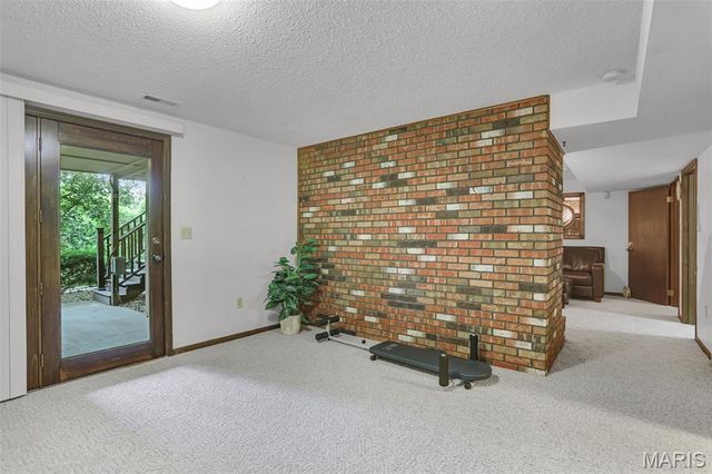 125 Northlane Drive, Glen Carbon, IL 62034