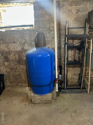 1477 Old Iron Road, Hermann, MO 65041