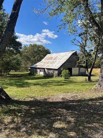 1477 Old Iron Road, Hermann, MO 65041