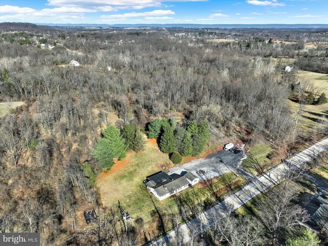 659 MOORES MOUNTAIN RD, Mechanicsburg, PA 17055