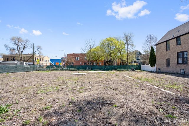 2758 N Mozart Street, Chicago, IL 60647