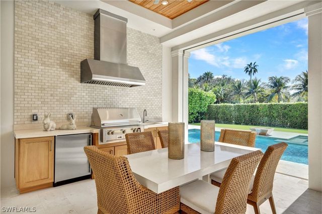 6892 Leeward WAY, Naples, FL 34109