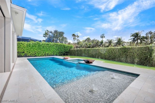 6892 Leeward WAY, Naples, FL 34109