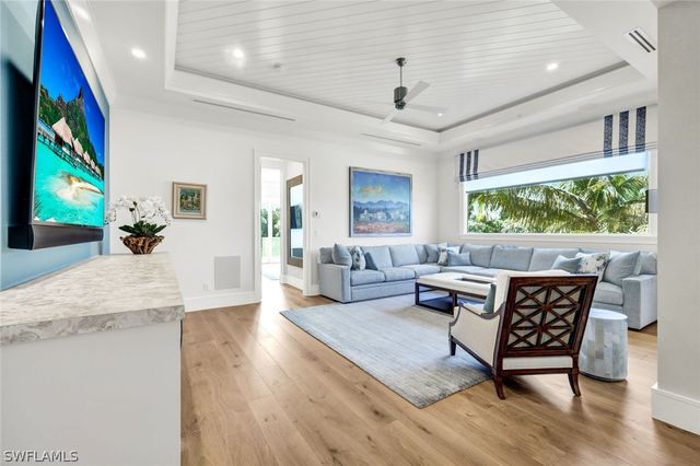 6892 Leeward WAY, Naples, FL 34109