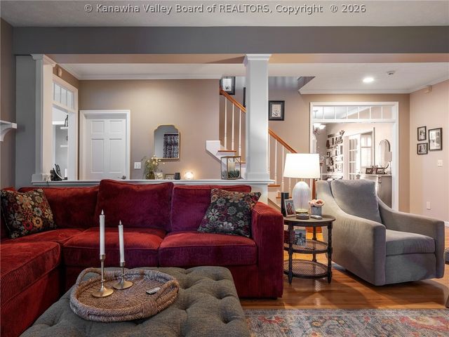 211 Bentwood Road, Hurricane, WV 25526