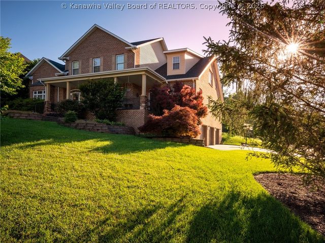 211 Bentwood Road, Hurricane, WV 25526