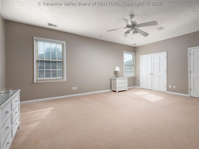 211 Bentwood Road, Hurricane, WV 25526