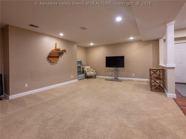 211 Bentwood Road, Hurricane, WV 25526