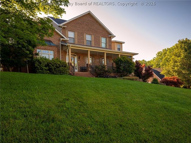 211 Bentwood Road, Hurricane, WV 25526