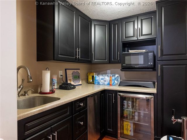 211 Bentwood Road, Hurricane, WV 25526