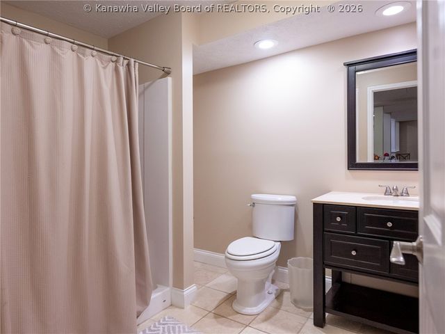 211 Bentwood Road, Hurricane, WV 25526