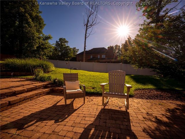 211 Bentwood Road, Hurricane, WV 25526