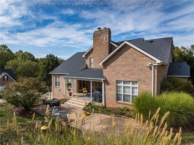 211 Bentwood Road, Hurricane, WV 25526