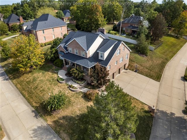 211 Bentwood Road, Hurricane, WV 25526