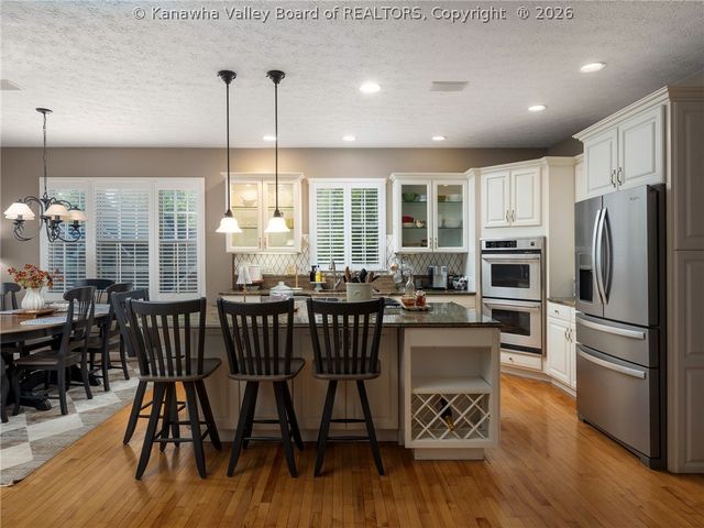 211 Bentwood Road, Hurricane, WV 25526