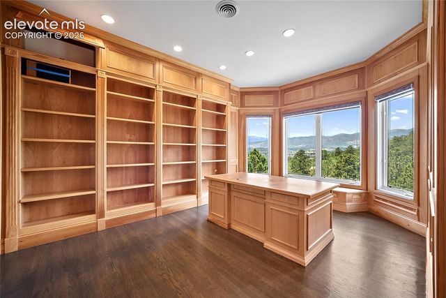 6230 Spurwood Drive, Colorado Springs, CO 80918