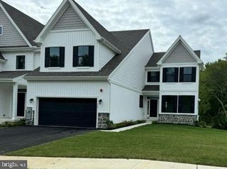 100 LEAHY DR, Newark, DE 19711
