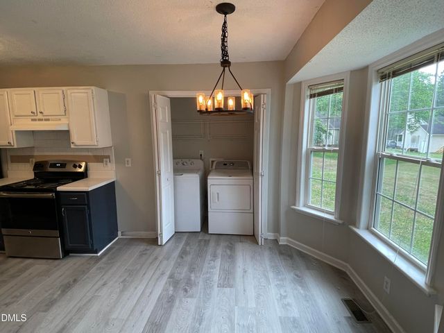 1008 Laurel Leaf, Zebulon, NC 27597