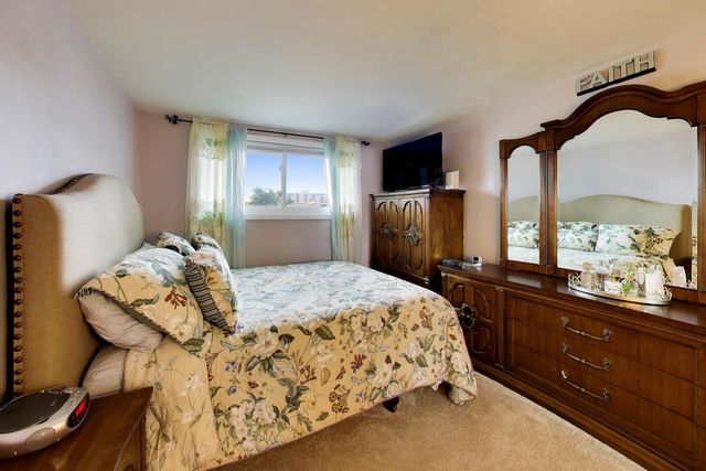 8647 Gregory Lane, Des Plaines, IL 60016