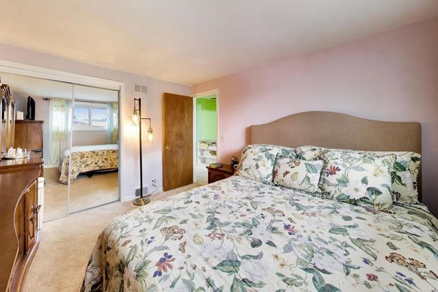 8647 Gregory Lane, Des Plaines, IL 60016