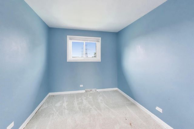 8647 Gregory Lane, Des Plaines, IL 60016